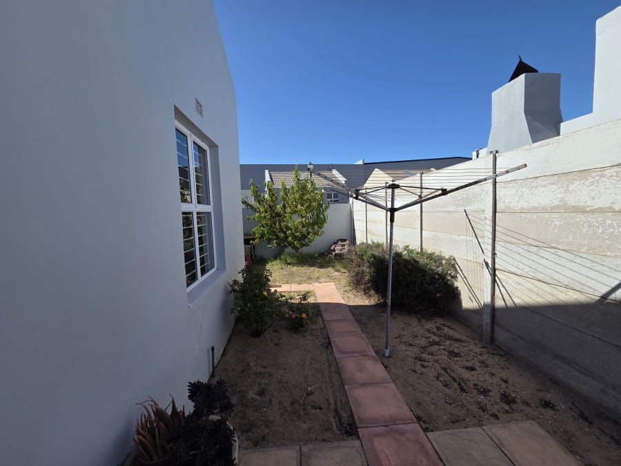 To Let 2 Bedroom Property for Rent in Olifantskop Western Cape